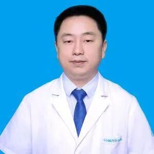 王飞  医学硕士 副主任医师.png